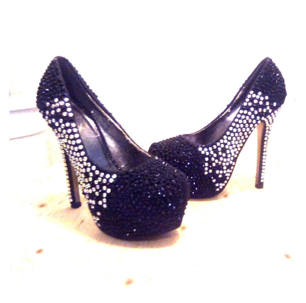 8 Bella Luna rainbow colored Rin stoned